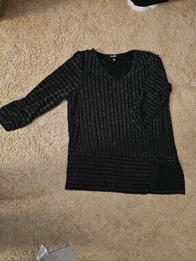 Roz&Ali Black Sparkle V-Neck Top